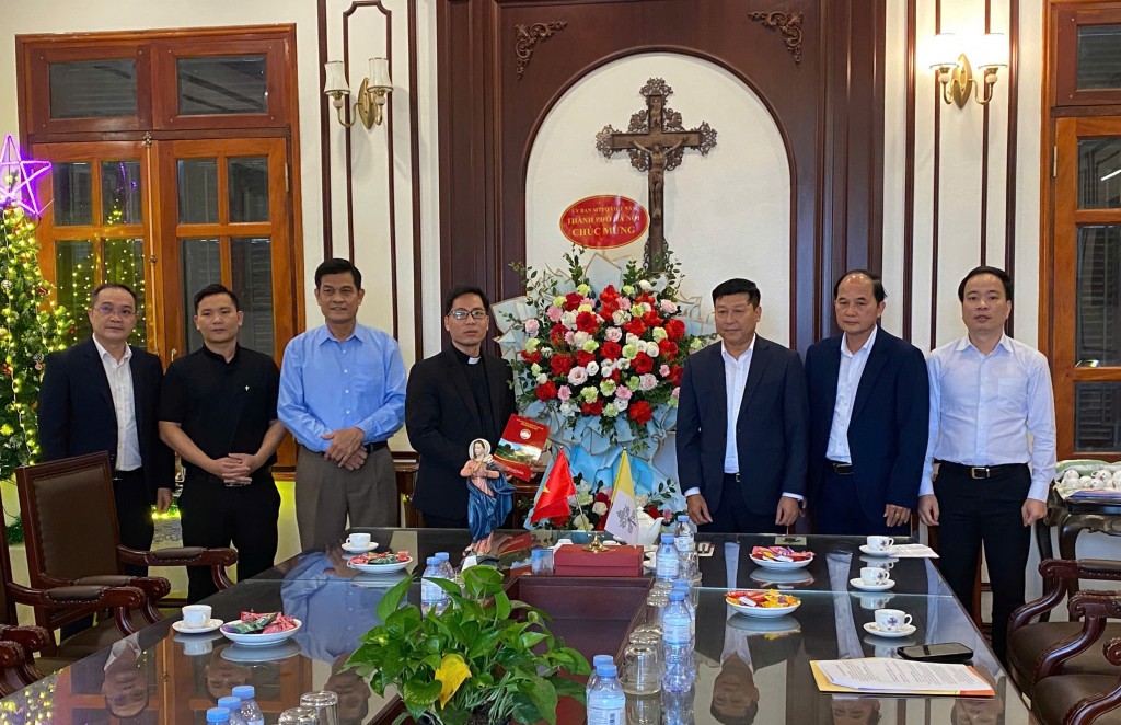 Lãnh đạo MTTQ TP Hà Nội chúc mừng Giáng sinh đồng bào Công giáo