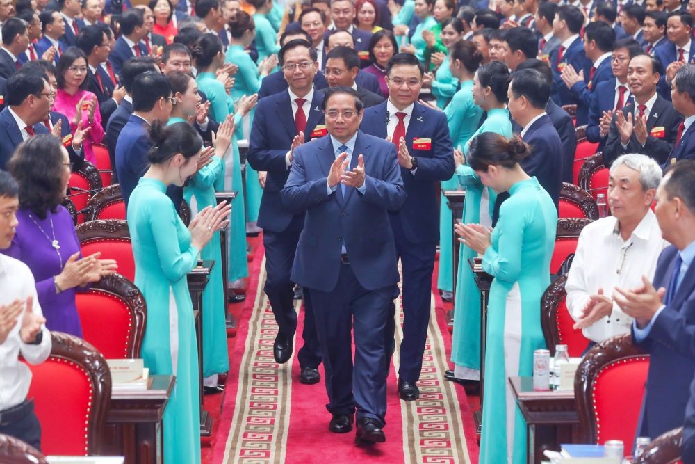 Tiên phong trong chuyển dịch năng lượng và tăng trưởng xanh bền vững