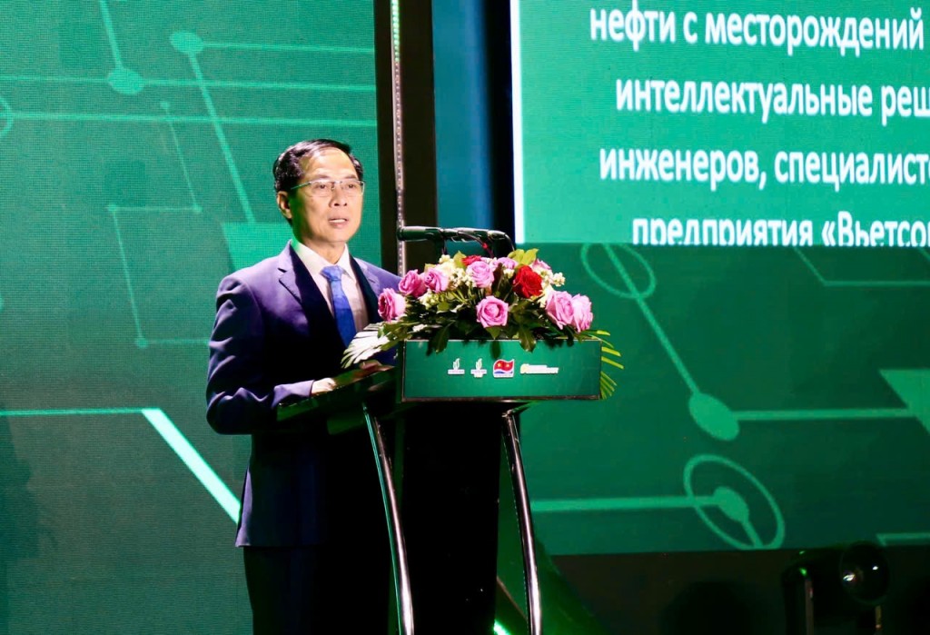 Lễ đón mừng dòng dầu đầu tiên từ dự án phát triển mỏ Kình Ngư Trắng - Kình Ngư Trắng Nam