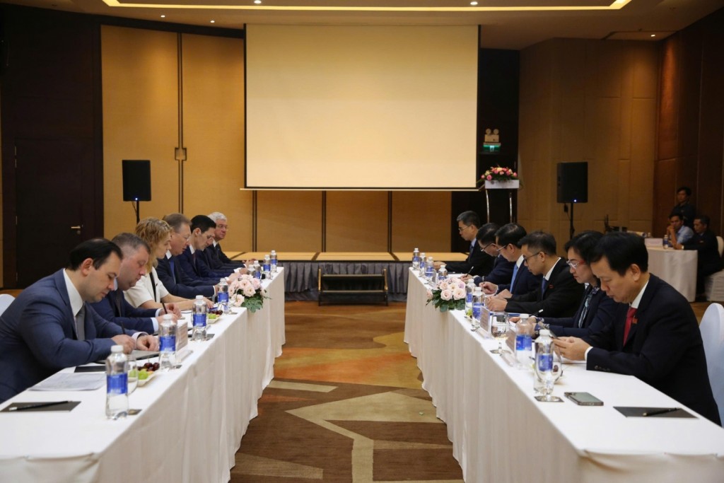 Lễ đón mừng dòng dầu đầu tiên từ dự án phát triển mỏ Kình Ngư Trắng - Kình Ngư Trắng Nam