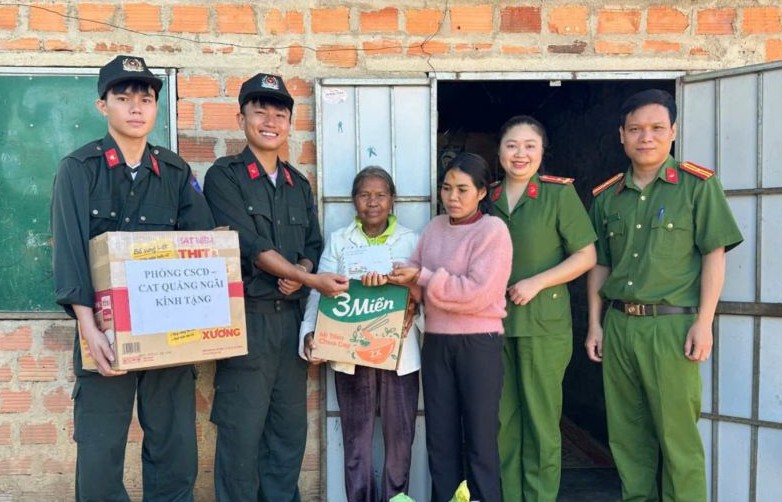 Dấu ấn "gần dân" của lực lượng Cảnh sát cơ động Quảng Ngãi