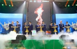 Lễ đón mừng dòng dầu đầu tiên từ dự án phát triển mỏ Kình Ngư Trắng - Kình Ngư Trắng Nam
