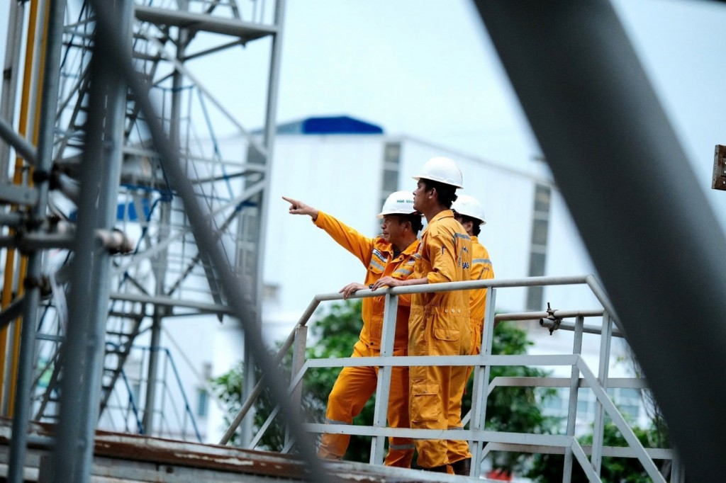 “Trên tất cả, điều làm nên sức mạnh của ngành Dầu khí không phải những tấn dầu hay mét khối khí, mà là con người dầu khí - những người đã biến khát vọng thành hiện thực và dựng nên một ngành công nghiệp mang tầm vóc quốc gia”, TS Nguyễn Quốc Thập nhận địn