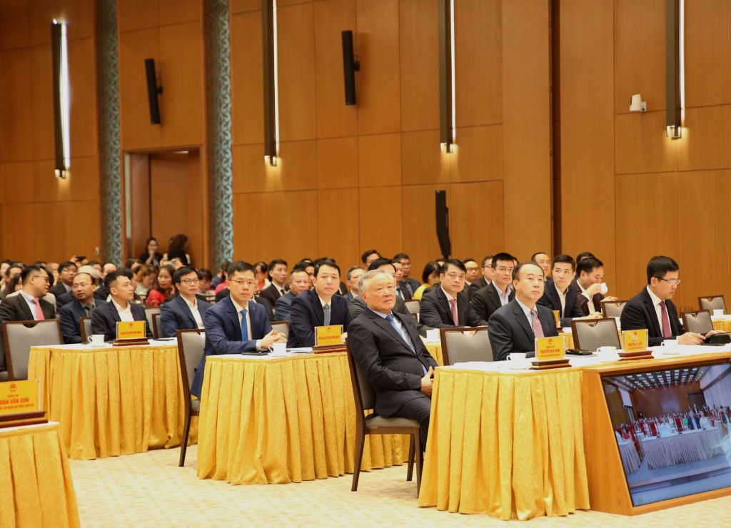 Phó Thủ tướng Thường trực Nguyễn Hòa Bình và các đại biểu dự Hội nghị tổng kết năm 2025 và Đại hội thi đua yêu nước của VPCP - Ảnh: VGP/Nguyễn Hoàng