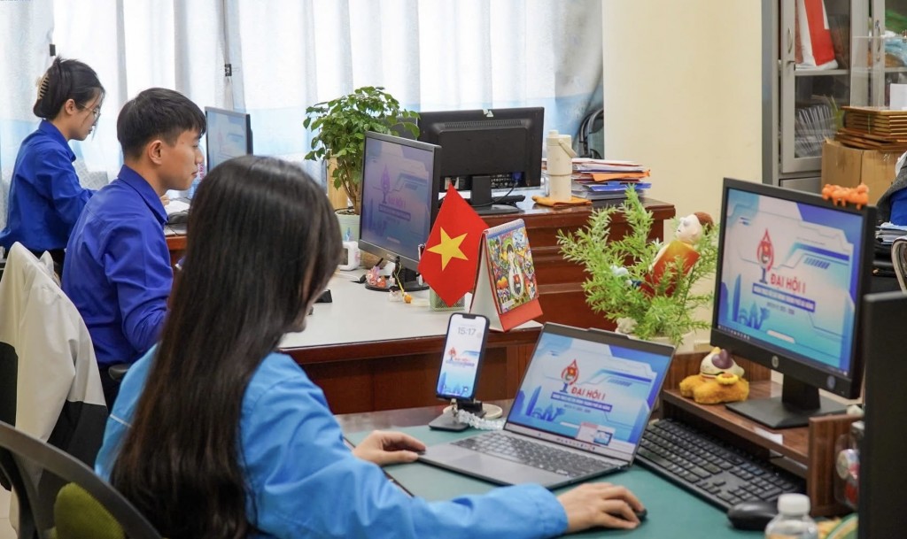 Các tổ chức chính trị - xã hội tại Đà Nẵng ứng dụng chuyển đổi số trong công tác chuẩn bị và tổ chức đại hội Các tổ chức chính trị - xã hội tại Đà Nẵng ứng dụng chuyển đổi số trong công tác chuẩn bị và tổ chức đại hội