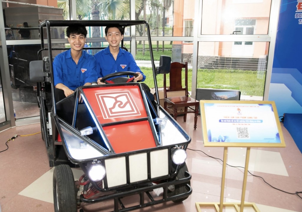 Triển lãm giới thiệu những mô hình, sản phẩm sáng tạo khoa học - công nghệ, chuyển đổi số, thiết bị tự động hóa…do đoàn viên thanh niên Đà Nẵng nghiên cứu và phát triển Triển lãm giới thiệu những mô hình, sản phẩm sáng tạo khoa học - công nghệ, chuyển đổi số, thiết bị tự động hóa…do đoàn viên thanh niên Đà Nẵng nghiên cứu và phát triển