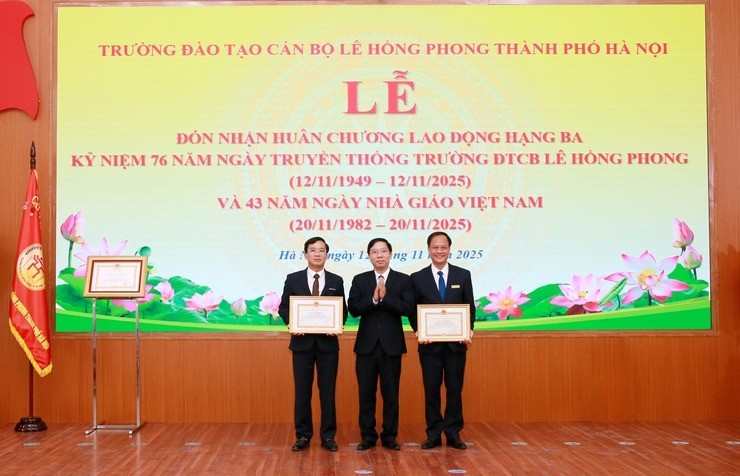 Đổi mới toàn diện, khẳng định vị thế trường Đảng hiện đại Đổi mới toàn diện, khẳng định vị thế trường Đảng hiện đại