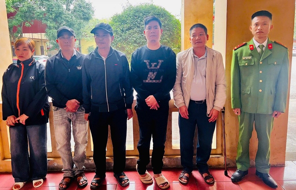 Giai Lạc (Nghệ An): Bắt giữ các đối tượng đánh bạc bằng hình thức ghi số lô, đề