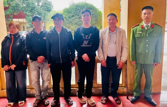 Giai Lạc (Nghệ An): Bắt giữ các đối tượng đánh bạc bằng hình thức ghi số lô, đề