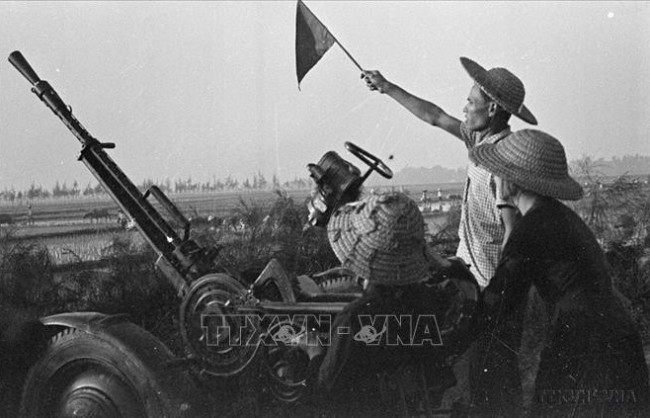 Phát huy giá trị chiến thắng lịch sử "Hà Nội - Điện Biên Phủ trên không"