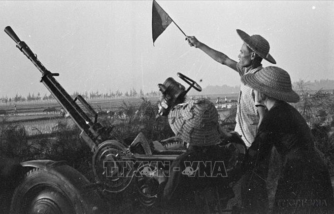 Phát huy giá trị chiến thắng lịch sử "Hà Nội - Điện Biên Phủ trên không"