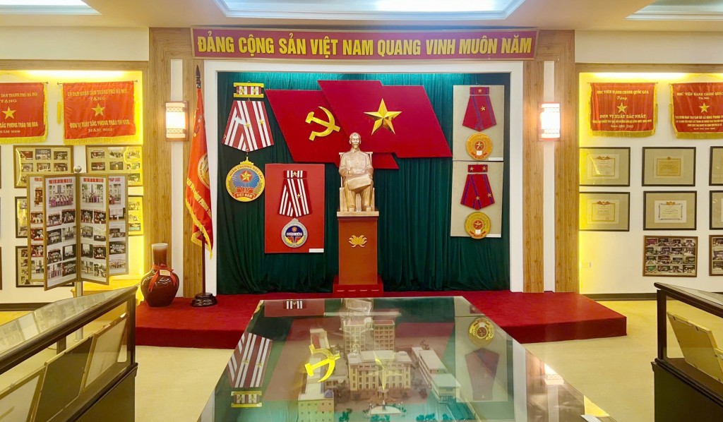 Trung tâm đào tạo, bồi dưỡng cán bộ chất lượng cao của Thủ đô Trung tâm đào tạo, bồi dưỡng cán bộ chất lượng cao của Thủ đô