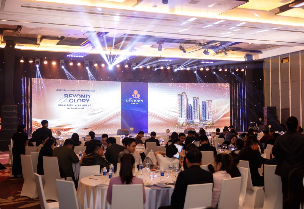 Đông đảo khách hàng và nhà đầu tư quan tâm đã đến tham dự sự kiện, cho thấy sức hấp dẫn và vị thế của Newtown Diamond Đông đảo khách hàng và nhà đầu tư quan tâm đã đến tham dự sự kiện, cho thấy sức hấp dẫn và vị thế của Newtown Diamond