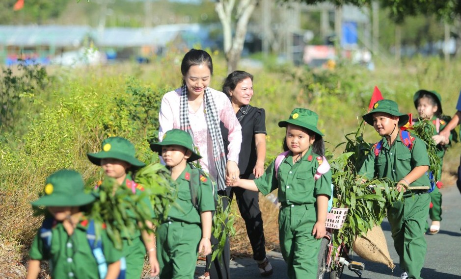 Gieo mầm yêu nước từ mô hình chiến sĩ tí hon