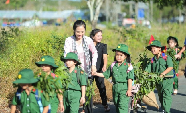 Gieo mầm yêu nước từ mô hình chiến sĩ tí hon