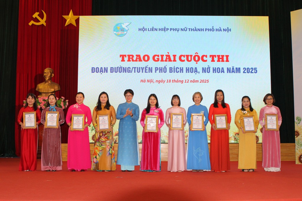 Phụ nữ Thủ đô phát động thi đua với 5 nhiệm vụ trọng tâm Phụ nữ Thủ đô phát động thi đua với 5 nhiệm vụ trọng tâm