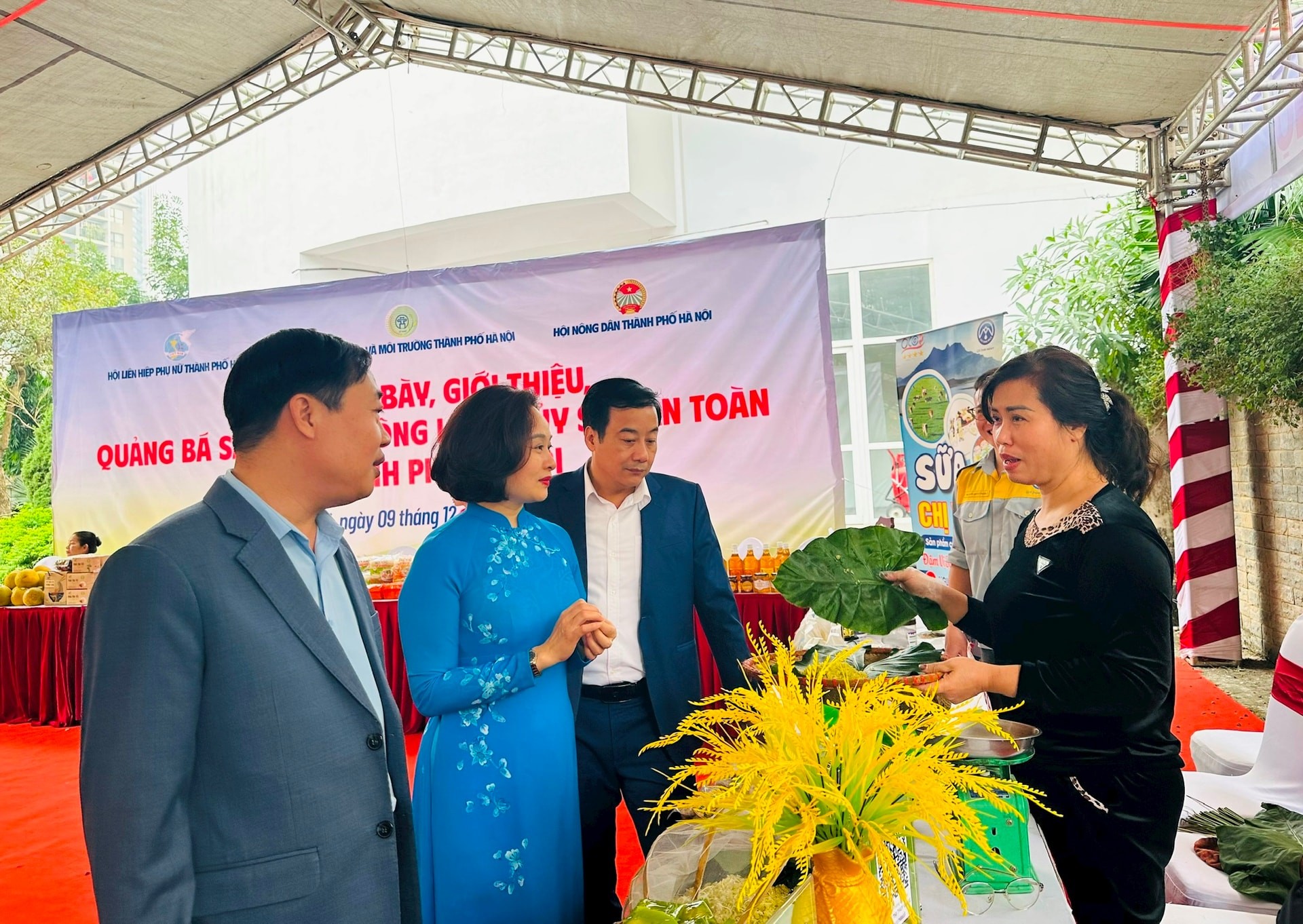 “Hạt nhân” xây dựng nông thôn mới và đô thị văn minh “Hạt nhân” xây dựng nông thôn mới và đô thị văn minh