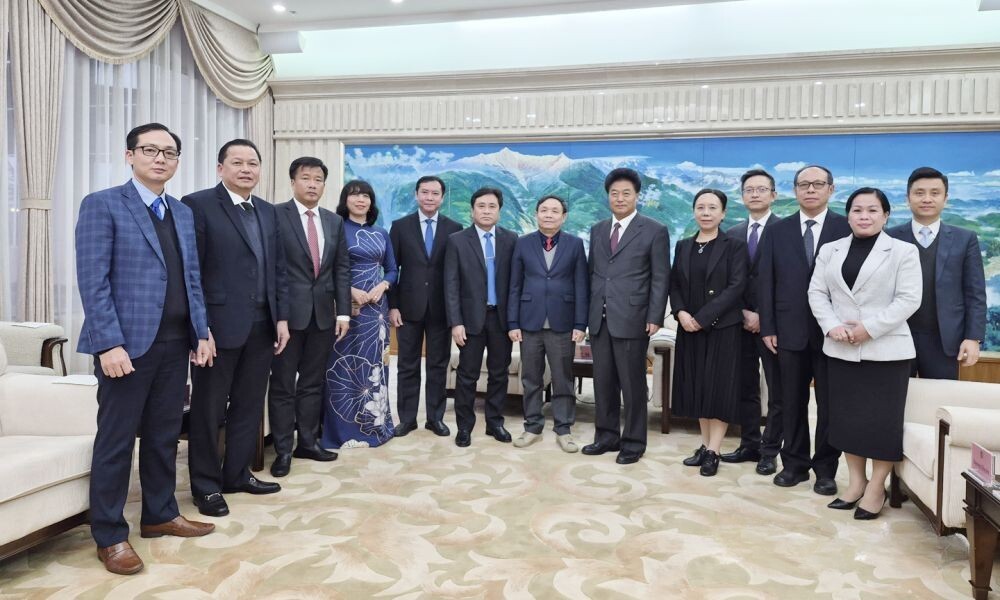 Đoàn công tác tỉnh Đồng Tháp làm việc tại tỉnh Vân Nam.