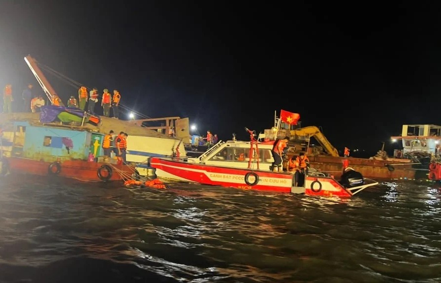 Bảo hiểm Bảo Việt và liên danh tạm ứng bồi thường khách hàng gặp nạn trên tàu Vịnh Xanh 58