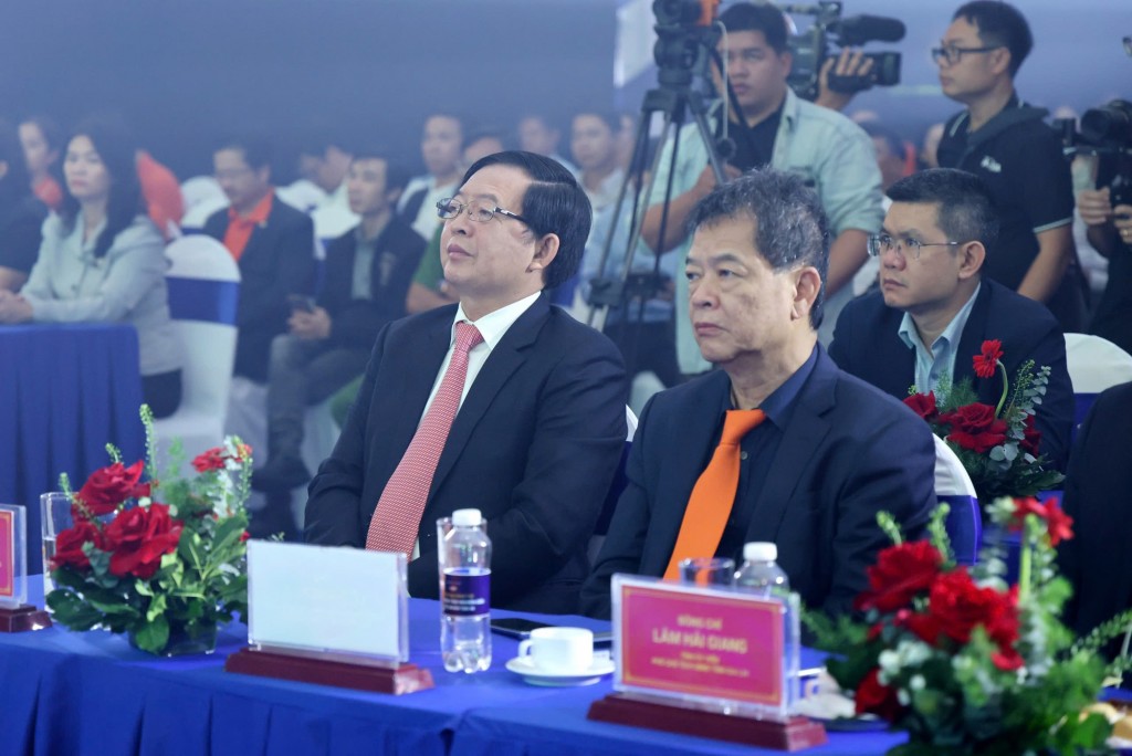 Phó Thủ tướng Hồ Quốc Dũng dự Lễ khởi công động thổ Trung tâm nghiên cứu trí tuệ nhân tạo AI tại Gia Lai - Ảnh: VGP/Gia Huy Phó Thủ tướng Hồ Quốc Dũng dự Lễ khởi công động thổ Trung tâm nghiên cứu trí tuệ nhân tạo AI tại Gia Lai - Ảnh: VGP/Gia Huy