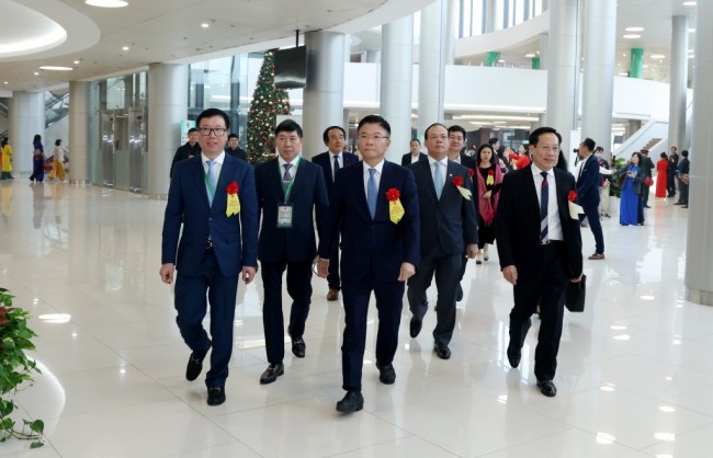 Thể hiện tầm nhìn dài hạn trong việc phát triển hệ thống y tế hiện đại, đồng bộ, công bằng và hiệu quả