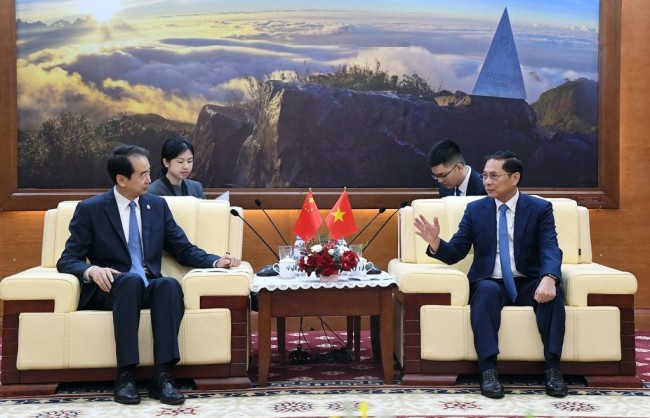 Phó Thủ tướng Bùi Thanh Sơn tiếp Đại sứ Trung Quốc Hà Vĩ