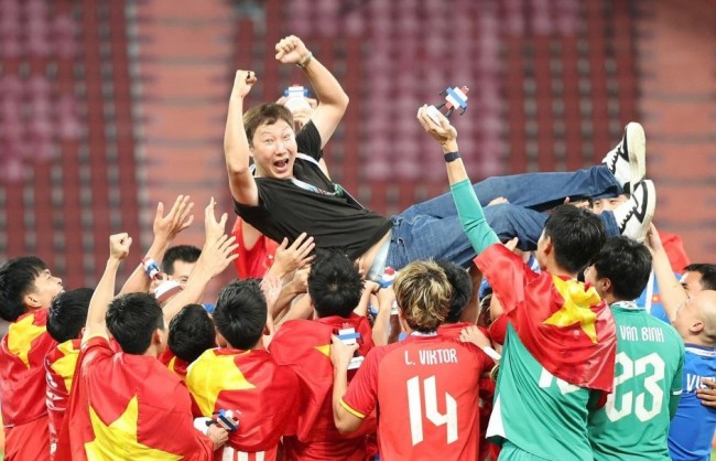 Thủ tướng gửi thư chúc mừng Đội tuyển bóng đá nam U22 và Đội tuyển nữ Futsal quốc gia Việt Nam