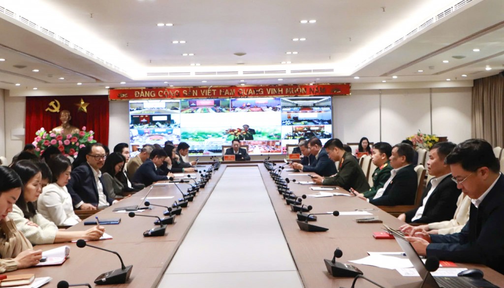 Các đại biểu dự tại điểm cầu Thành uỷ Hà Nội Các đại biểu dự tại điểm cầu Thành uỷ Hà Nội