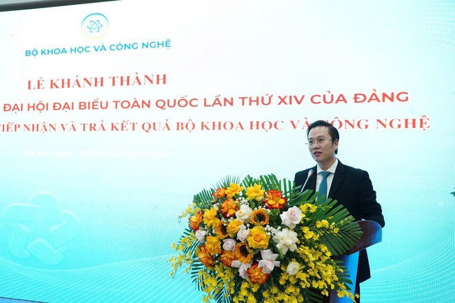 Ông Hà Minh Hiệp - Chánh Văn phòng Bộ Khoa học và Công nghệ nhấn mạnh, việc đưa vào vận hành Bộ phận Tiếp nhận và Trả kết quả không chỉ là bước hoàn thiện về mặt tổ chức hành chính, mà quan trọng hơn, thể hiện sự đổi mới căn bản trong tư duy phục vụ. (Ảnh: Bộ Khoa học và Công nghệ) Ông Hà Minh Hiệp - Chánh Văn phòng Bộ Khoa học và Công nghệ nhấn mạnh, việc đưa vào vận hành Bộ phận Tiếp nhận và Trả kết quả không chỉ là bước hoàn thiện về mặt tổ chức hành chính, mà quan trọng hơn, thể hiện sự đổi mới căn bản trong tư duy phục vụ. (Ảnh: Bộ Khoa học và Công nghệ)