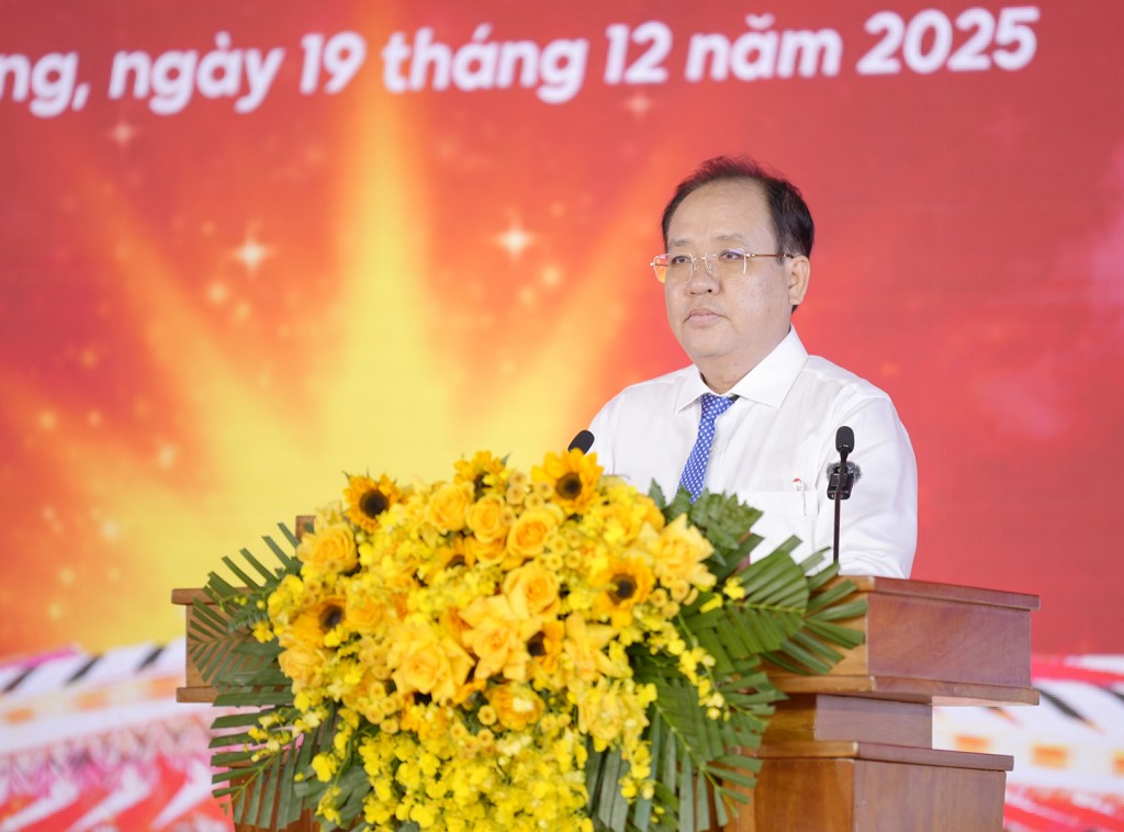 Ủy viên Ban Thường vụ Tỉnh ủy, Phó Chủ tịch Thường trực UBND tỉnh An Giang Nguyễn Thanh Phong phát biểu tại buổi lễ (ảnh: Tây Hồ)