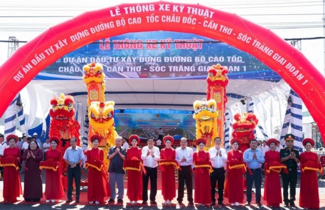 Thông xe kỹ thuật cao tốc Châu Đốc - Cần Thơ - Sóc Trăng, tạo động lực kết nối vùng Tây Nam Bộ