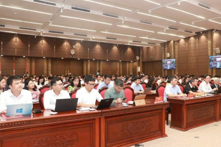 Các đồng chí Bí thư Đảng ủy, Chủ tịch UBND, Chủ tịch Ủy ban Mặt trận Tổ quốc của 126 xã, phường trên địa bàn thành phố Hà Nội dự lớp tập huấn do Ban Tổ chức Thành ủy và Trường Đào tạo cán bộ Lê Hồng Phong phối hợp tổ chức