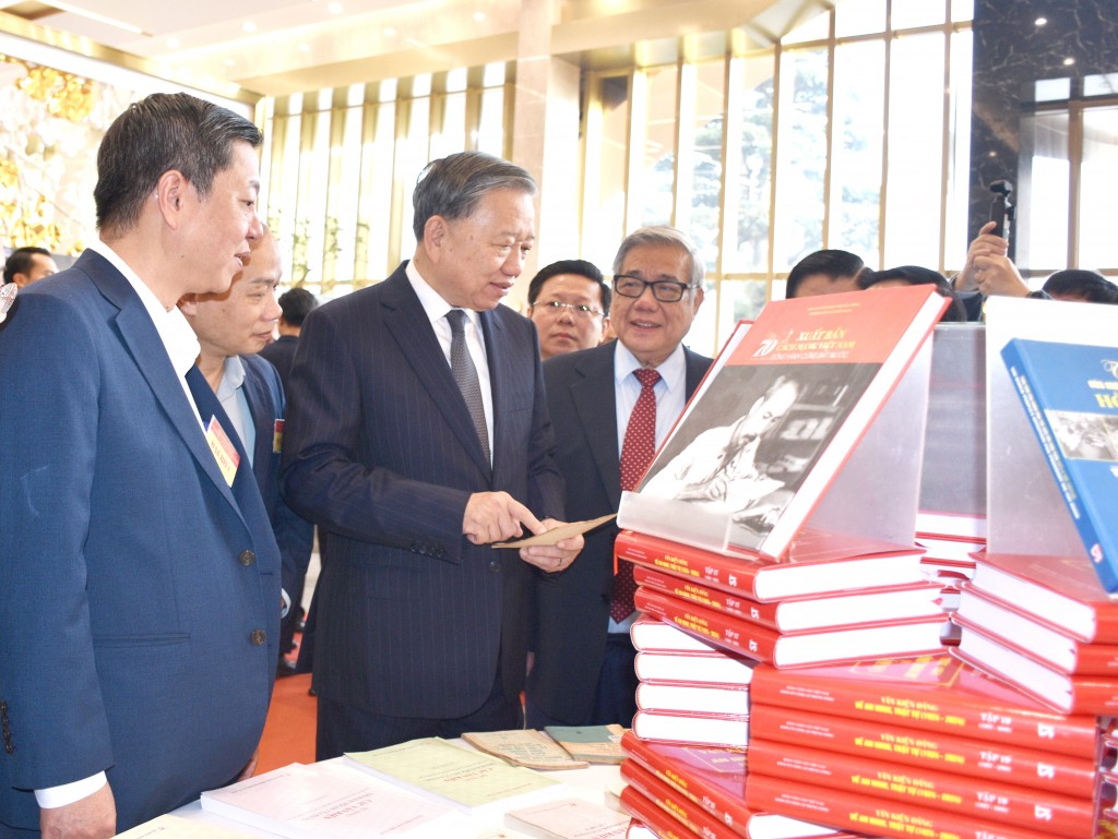 Phát biểu của Tổng Bí thư Tô Lâm tại Hội nghị toàn quốc tổng kết công tác Tuyên giáo và Dân vận Phát biểu của Tổng Bí thư Tô Lâm tại Hội nghị toàn quốc tổng kết công tác Tuyên giáo và Dân vận