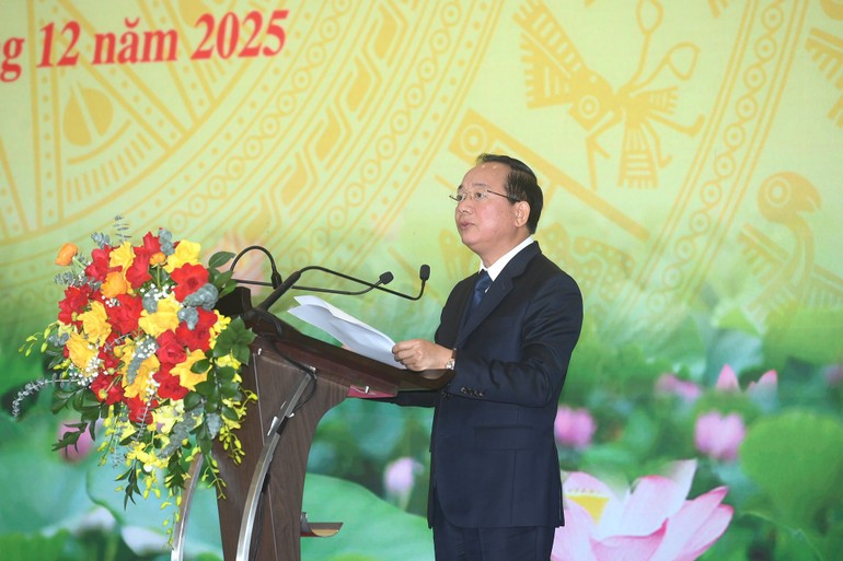 Đồng chí Trịnh Văn Quyết, Bí thư Trung ương Đảng, Trưởng ban Tuyên giáo và Dân vận Trung ương phát biểu khai mạc hội nghị.