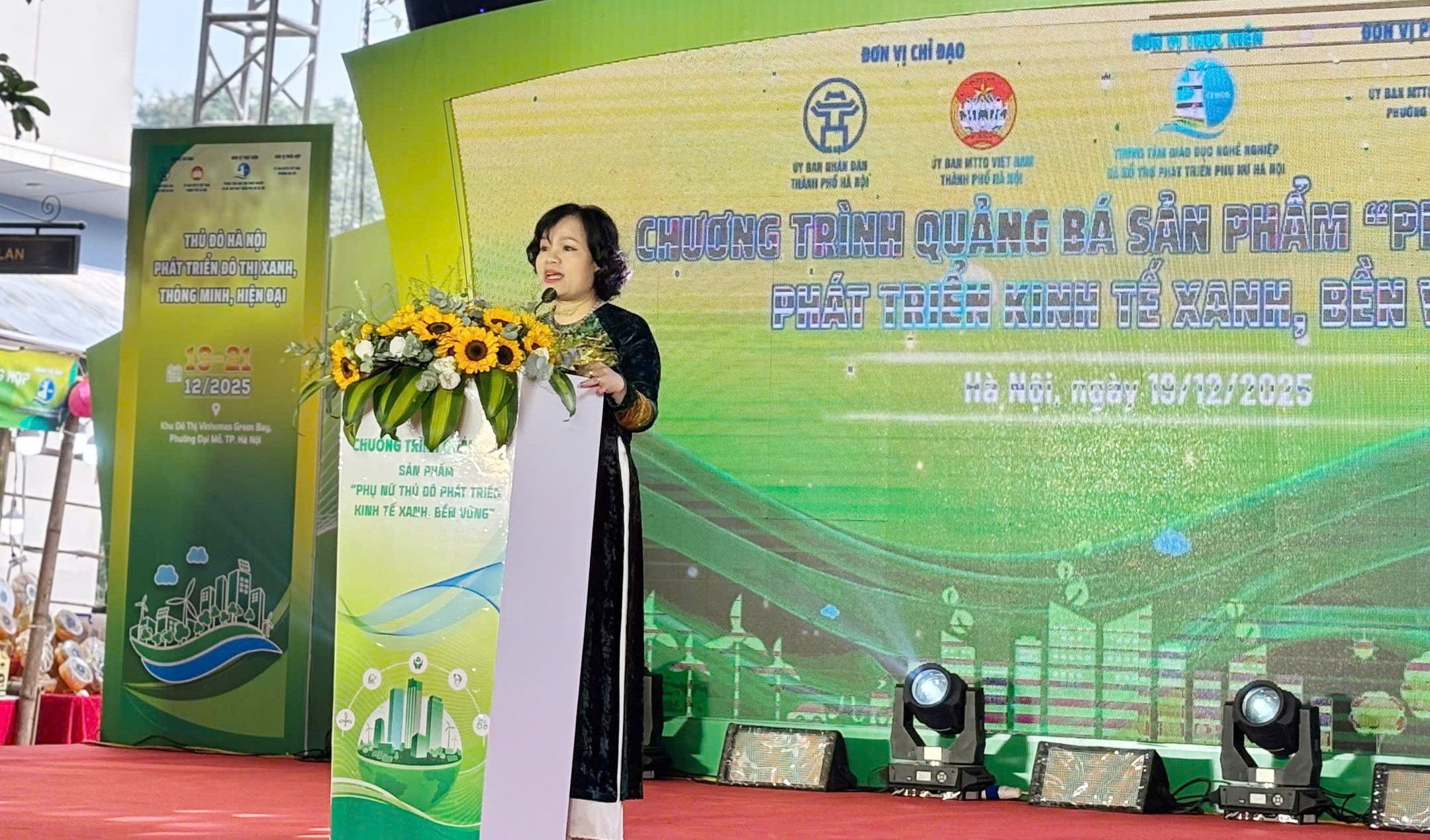 Khai mạc chương trình quảng bá sản phẩm gắn với phát triển kinh tế Khai mạc chương trình quảng bá sản phẩm gắn với phát triển kinh tế