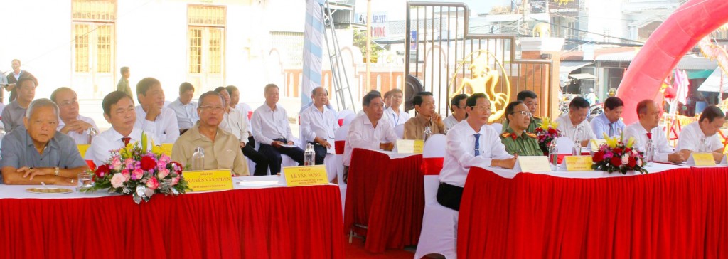 Đại biểu dự lễ khởi công (ảnh: Phương Lan)