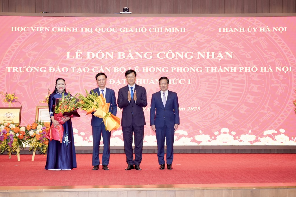 Dấu son 76 năm: Trường Lê Hồng Phong đạt chuẩn mức 1