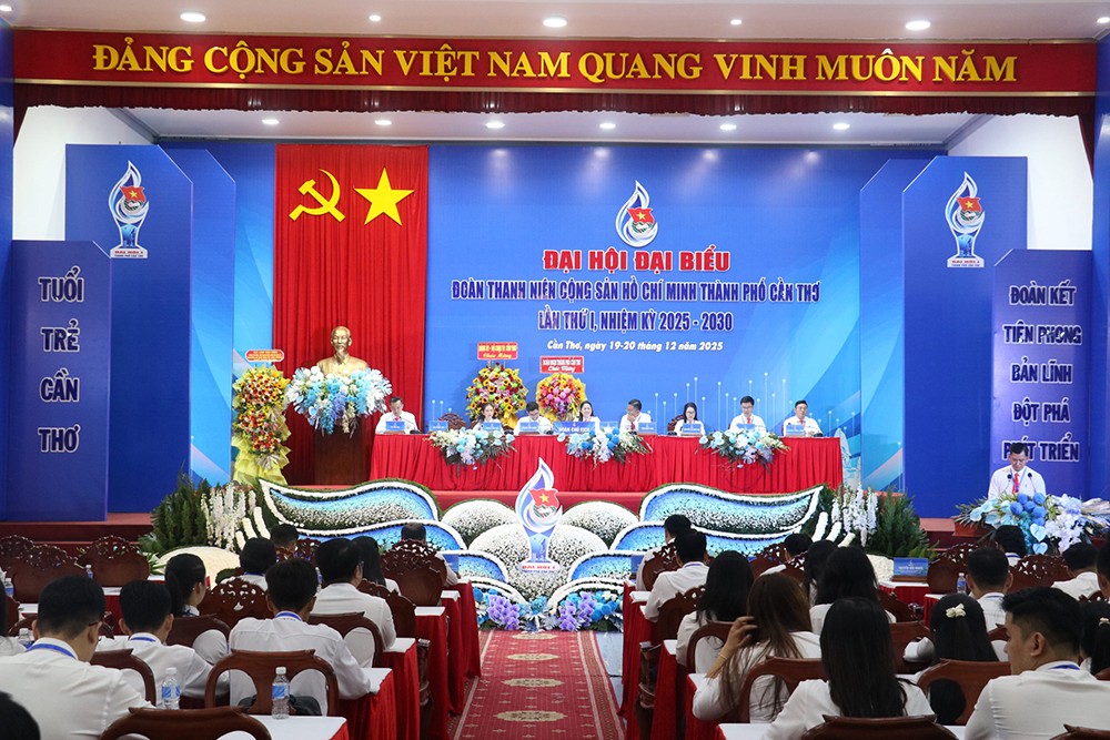 Đoàn Chủ tịch điều hành ĐH đại biểu Đoàn TNCS Hồ Chí Minh TP Cần Thơ, nhiệm kỳ 2025-2030.