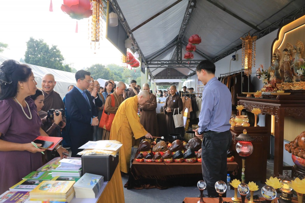 Phát huy các giá trị văn hóa Phật giáo gắn liền với bản sắc văn hóa dân tộc