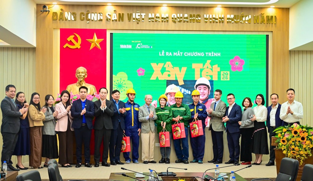 Nhân Dân gửi tới công nhân 30.000 phần quà trong chương trình Xây Tết