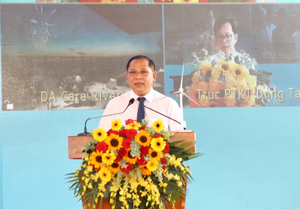 Trần Chí Hùng - Phó Chủ tịch UBND TP Cần Thơ phát biểu tại Lễ khởi công. 