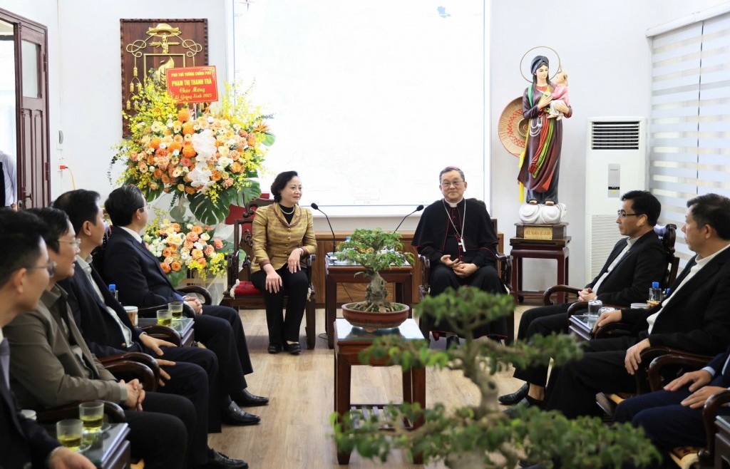 Phó Thủ tướng Phạm Thị Thanh Trà thăm, chúc mừng Giáng sinh Tòa Giám mục Bắc Ninh