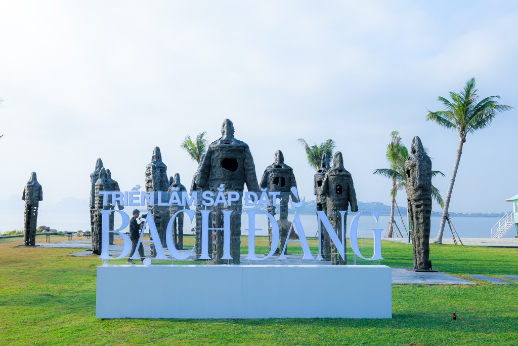 Các tác phẩm được trưng bày dài hạn tại công viên cảnh quan ven vịnh Hạ Long, thuộc Khu đô thị vịnh biển Halong Marina, Bãi cháy.