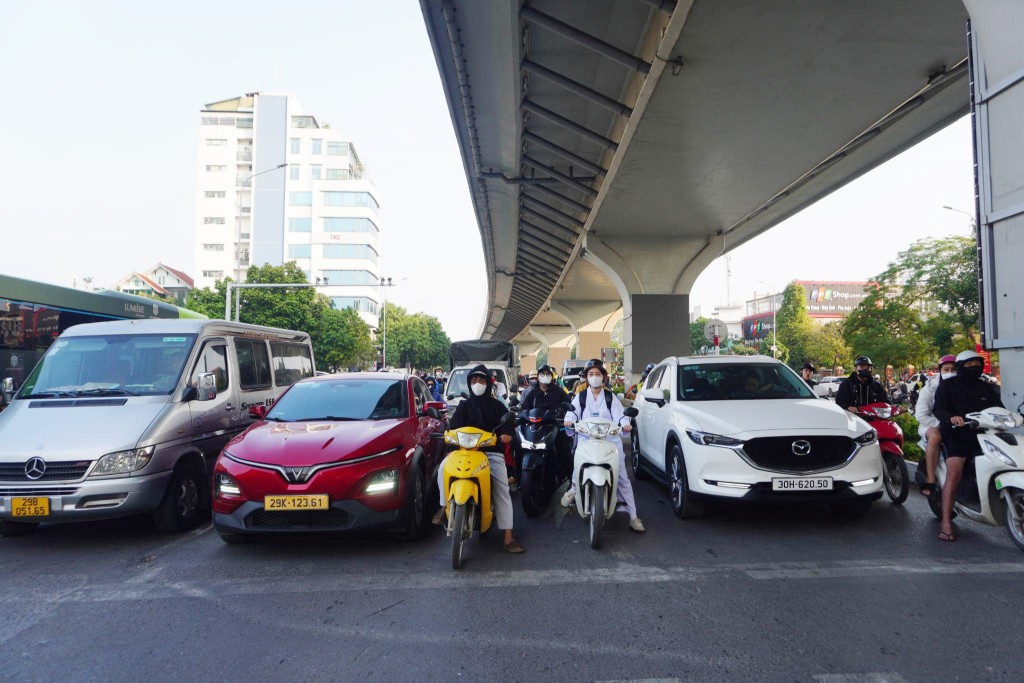 Sinh viên Thủ đô hướng tới văn hóa giao thông văn minh Sinh viên Thủ đô hướng tới văn hóa giao thông văn minh