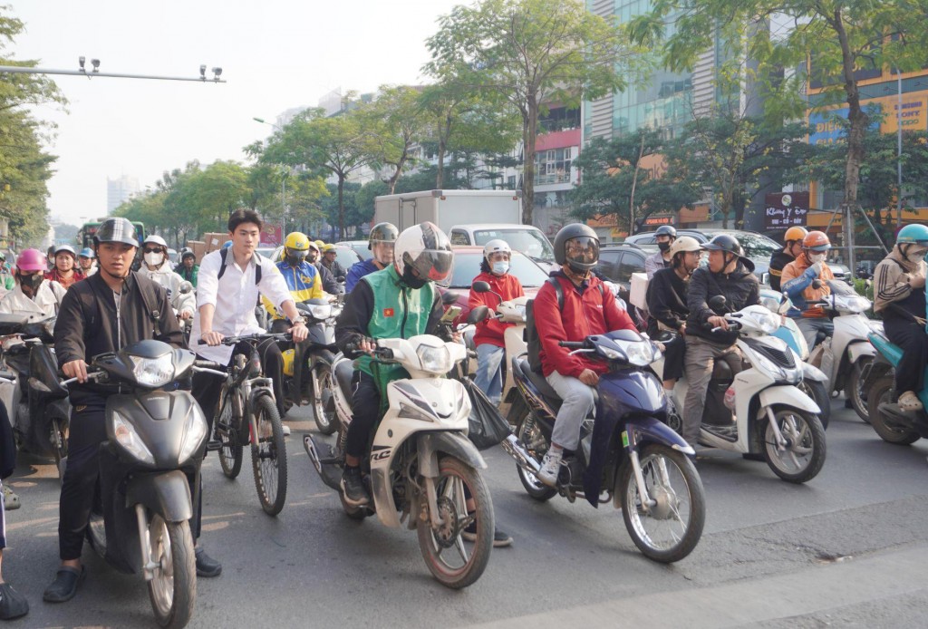 Sinh viên Thủ đô hướng tới văn hóa giao thông văn minh Sinh viên Thủ đô hướng tới văn hóa giao thông văn minh