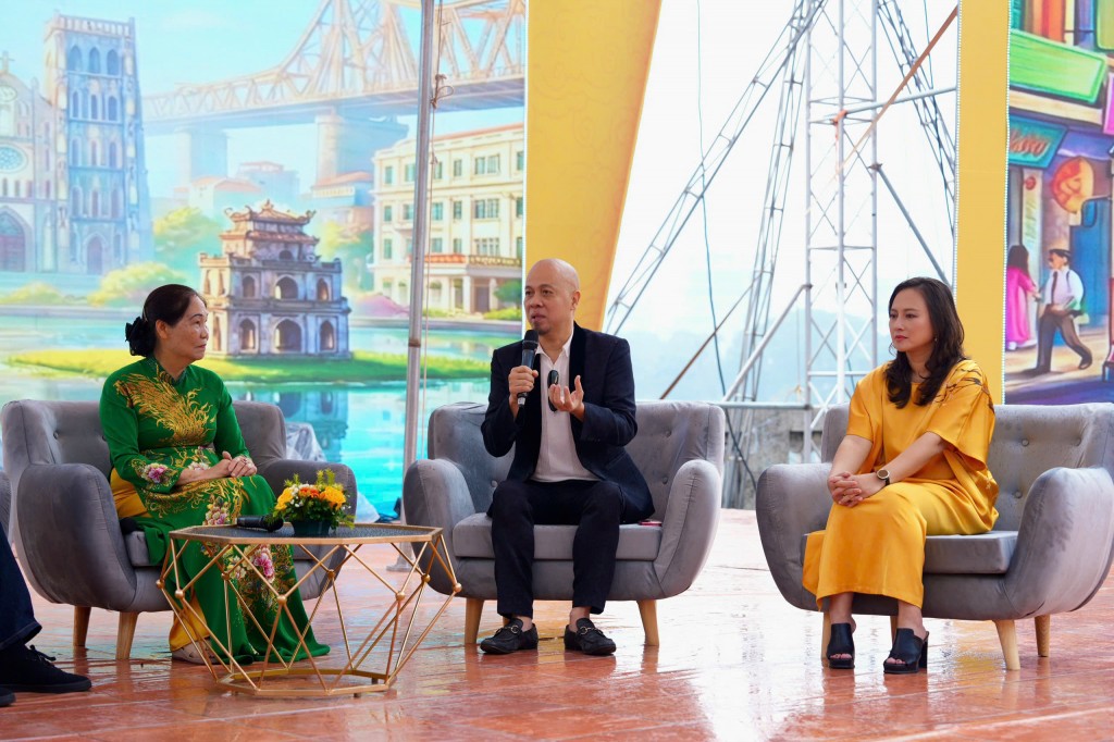 NSƯT Đức Hùng chia sẻ tại tọa đàm