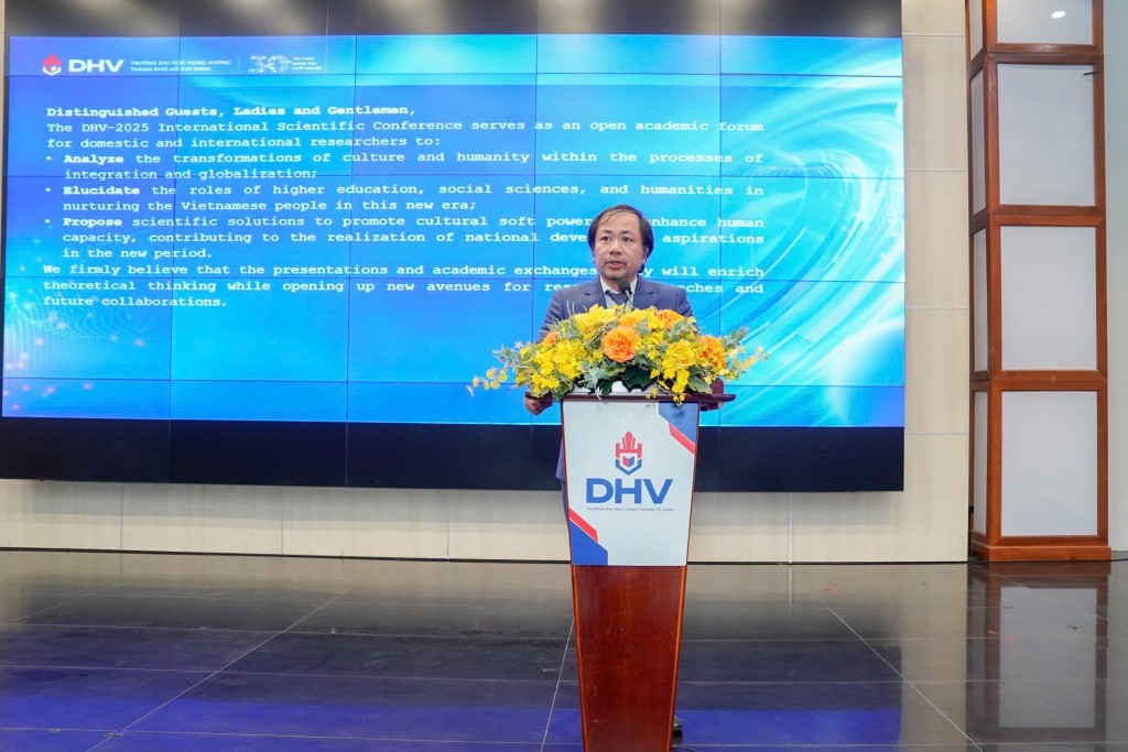 Văn hóa Việt trong kỷ nguyên hội nhập và chuyển đổi số Văn hóa Việt trong kỷ nguyên hội nhập và chuyển đổi số