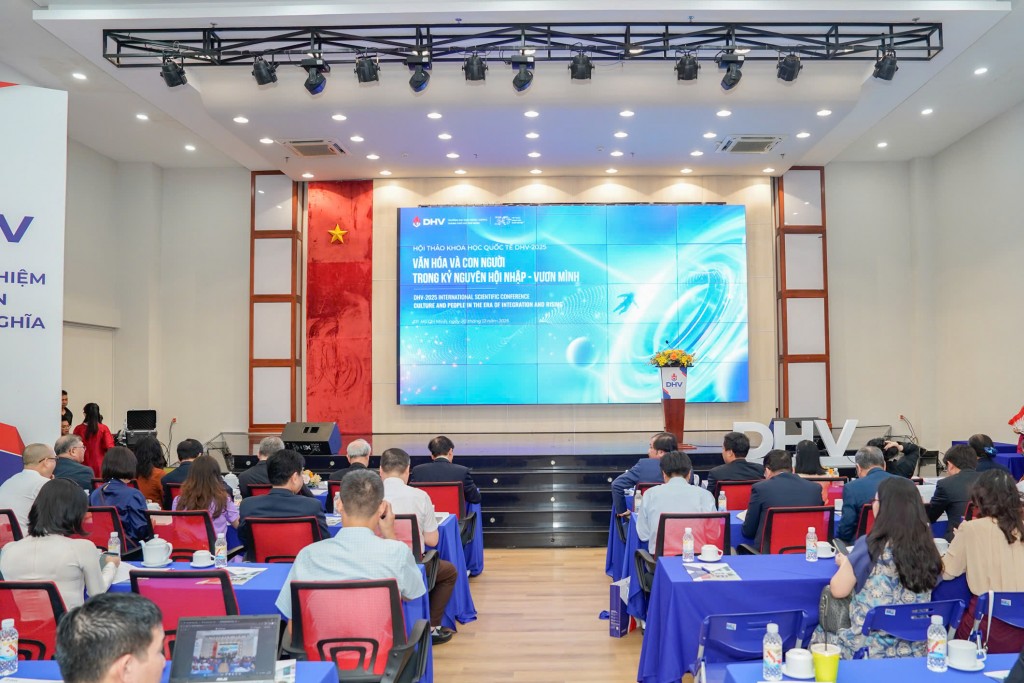 Văn hóa Việt trong kỷ nguyên hội nhập và chuyển đổi số Văn hóa Việt trong kỷ nguyên hội nhập và chuyển đổi số