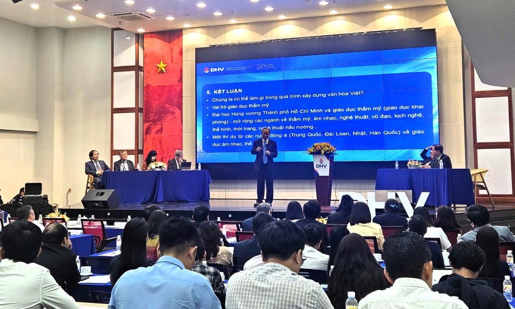 GS-TS Trần Văn Đoàn chia sẻ tại hội thảo GS-TS Trần Văn Đoàn chia sẻ tại hội thảo