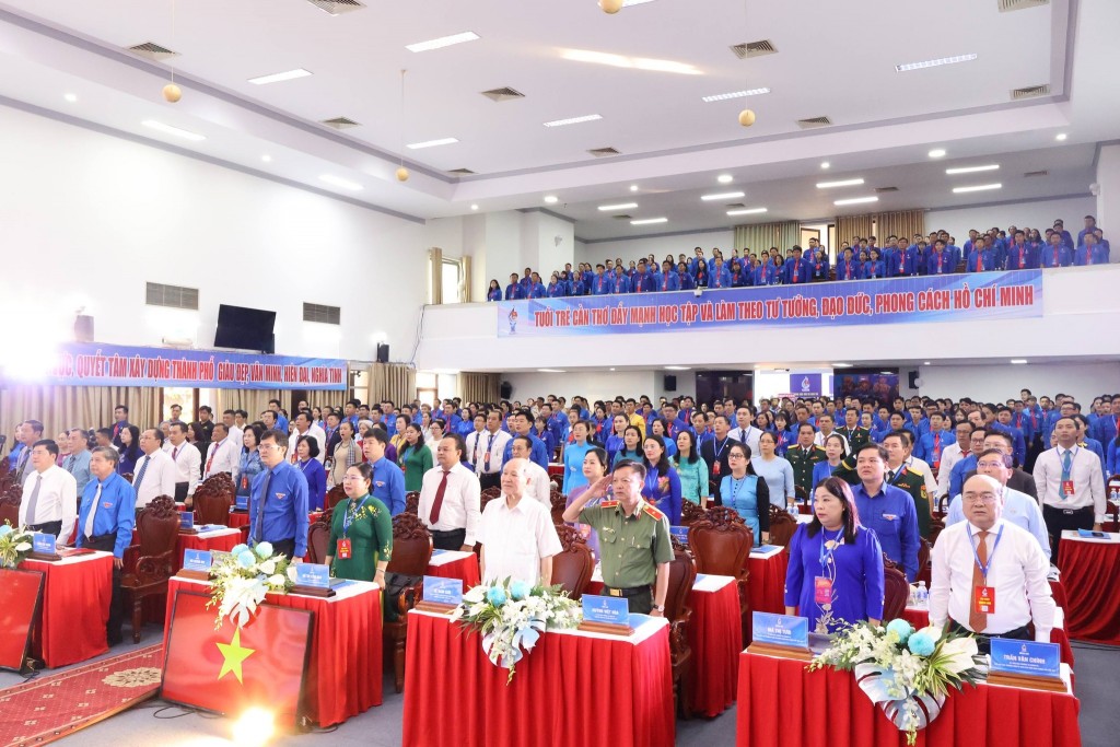 Dự Đại hội có Ủy viên dự khuyết Ban Chấp hành Trung ương Đảng, Phó Chủ tịch Ủy ban Trung ương Mặt trận Tổ quốc Việt Nam, Bí thư thứ nhất Trung ương Đoàn TNCS Hồ Chí Minh Bùi Quang Huy. Cùng dự có Phó Bí thư Thường trực Thành ủy, Chủ tịch HĐND TP Cần Thơ Đồng Văn Thanh; Phó Bí thư Thành ủy Cần Thơ Trần Văn Huyến; Phó Bí thư Thành ủy, Chủ tịch Ủy ban MTTQ Việt Nam TP Cần Thơ Hồ Thị Cẩm Đào; Phó Bí thư Thành ủy, Trưởng Đoàn đại biểu Quốc hội TP Cần Thơ Nguyễn Tuấn Anh; lãnh đạo các tỉnh, thành phố, sở, ngành cùng 300 đại biểu chính thức, đại diện cho hơn 180.000 thanh niên toàn thành phố. Dự Đại hội có Ủy viên dự khuyết Ban Chấp hành Trung ương Đảng, Phó Chủ tịch Ủy ban Trung ương Mặt trận Tổ quốc Việt Nam, Bí thư thứ nhất Trung ương Đoàn TNCS Hồ Chí Minh Bùi Quang Huy. Cùng dự có Phó Bí thư Thường trực Thành ủy, Chủ tịch HĐND TP Cần Thơ Đồng Văn Thanh; Phó Bí thư Thành ủy Cần Thơ Trần Văn Huyến; Phó Bí thư Thành ủy, Chủ tịch Ủy ban MTTQ Việt Nam TP Cần Thơ Hồ Thị Cẩm Đào; Phó Bí thư Thành ủy, Trưởng Đoàn đại biểu Quốc hội TP Cần Thơ Nguyễn Tuấn Anh; lãnh đạo các tỉnh, thành phố, sở, ngành cùng 300 đại biểu chính thức, đại diện cho hơn 180.000 thanh niên toàn thành phố.